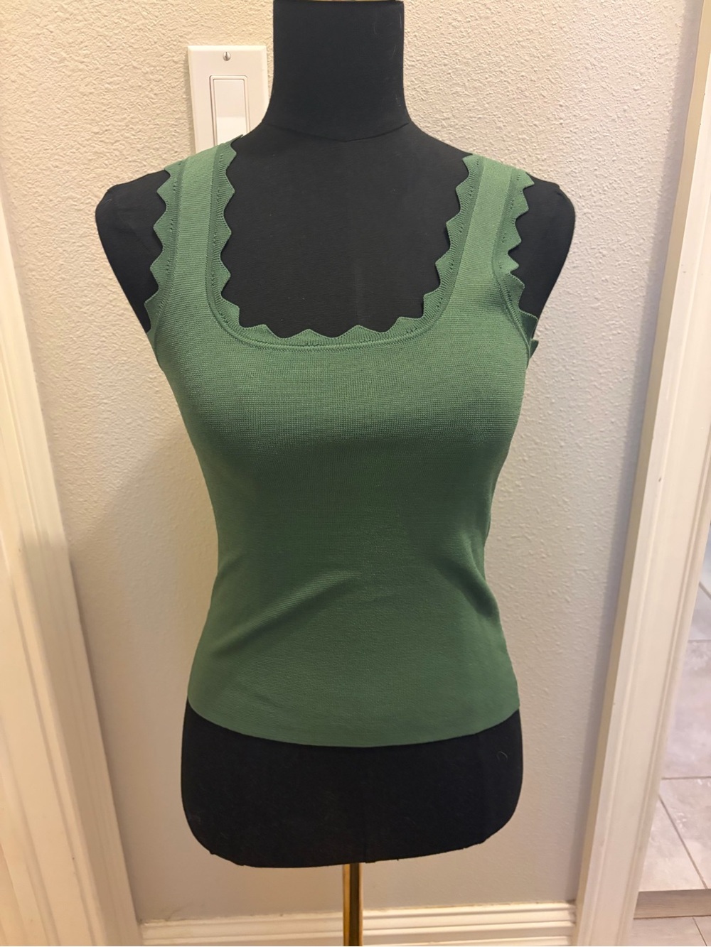 Tuckernuck Ric Rac Compression Tank in Green Size Small - Picture 2 of 4